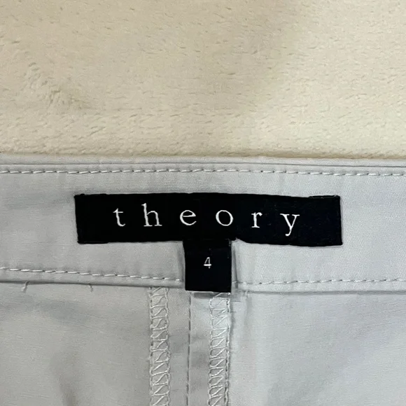 theory side button khaki shorts size 4 - Picture 3 of 4